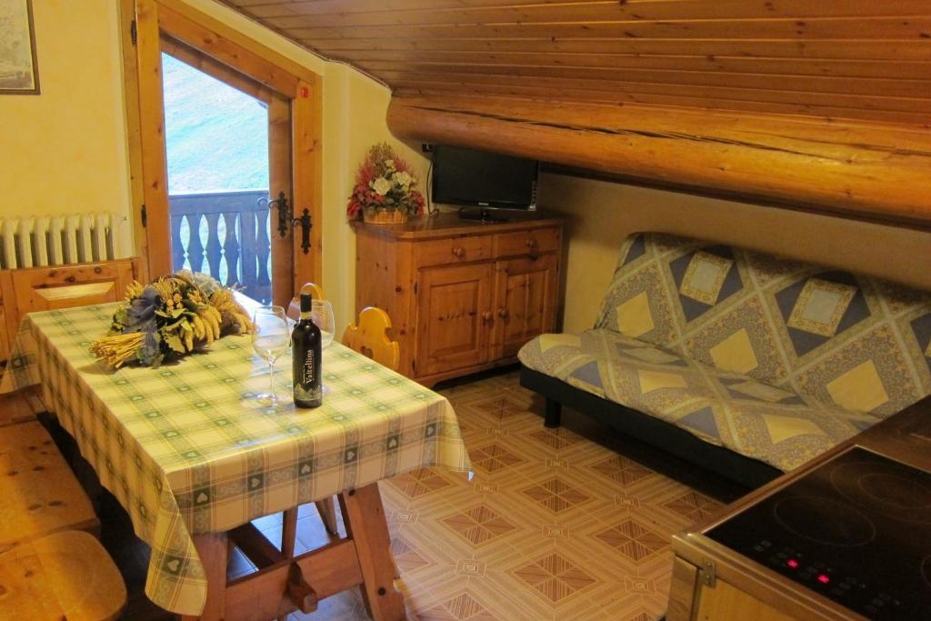 Chalet Del Sole per gruppi Livigno Rom bilde