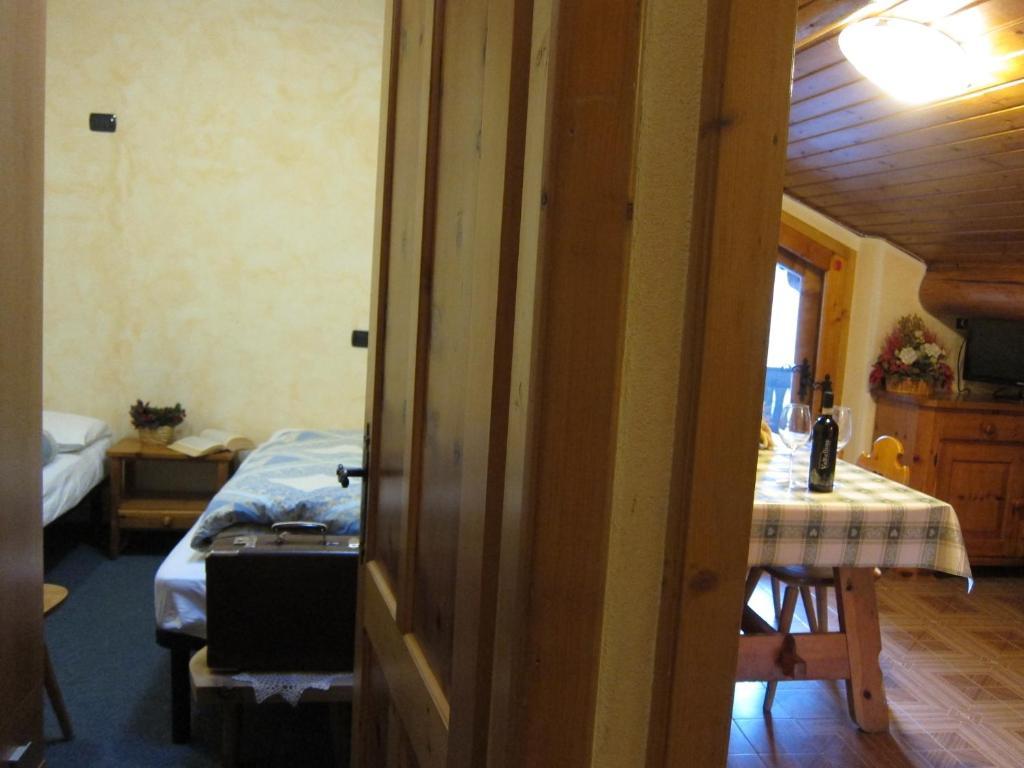 Chalet Del Sole per gruppi Livigno Rom bilde